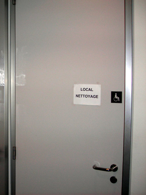Les WC handicap�s sont-ils vraiment des lieux de passage et de stockage?
